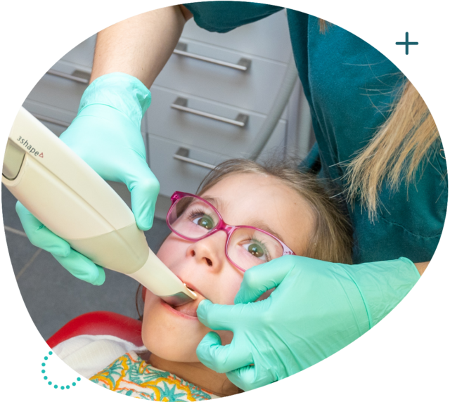 Prise en charge d'un traitement orthodontique moins de 16 ans - Docteur Petitprez - Orthodontiste à Estaires.